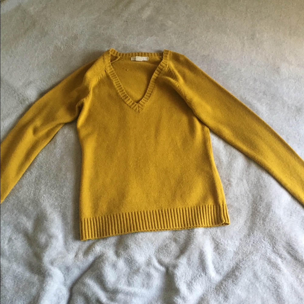 long sleeve v-neck